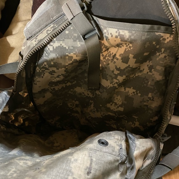 Military backpack - Picture 2 of 3